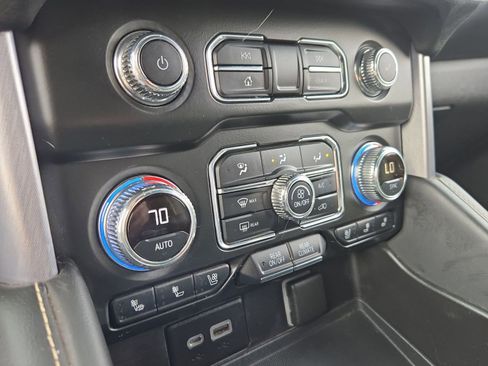 Used 2021 GMC Yukon SLT image 15