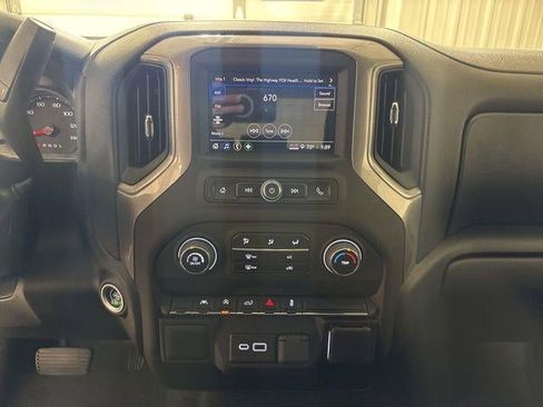 Used 2022 Chevrolet Silverado 1500 Custom AWD/4WD image 19