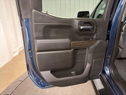 Certified 2022 Chevrolet Silverado 1500 RST w/ LPO, Blackout Package AWD/4WD image 17