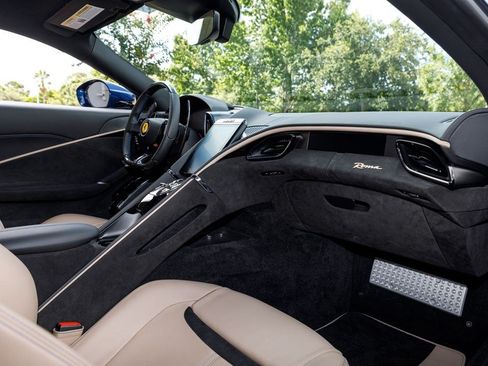 Used 2023 Ferrari Roma RWD image 15