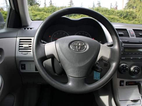 Used 2011 Toyota Corolla LE image 16