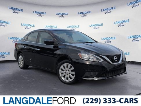 Used 2019 Nissan Sentra S FWD image 1