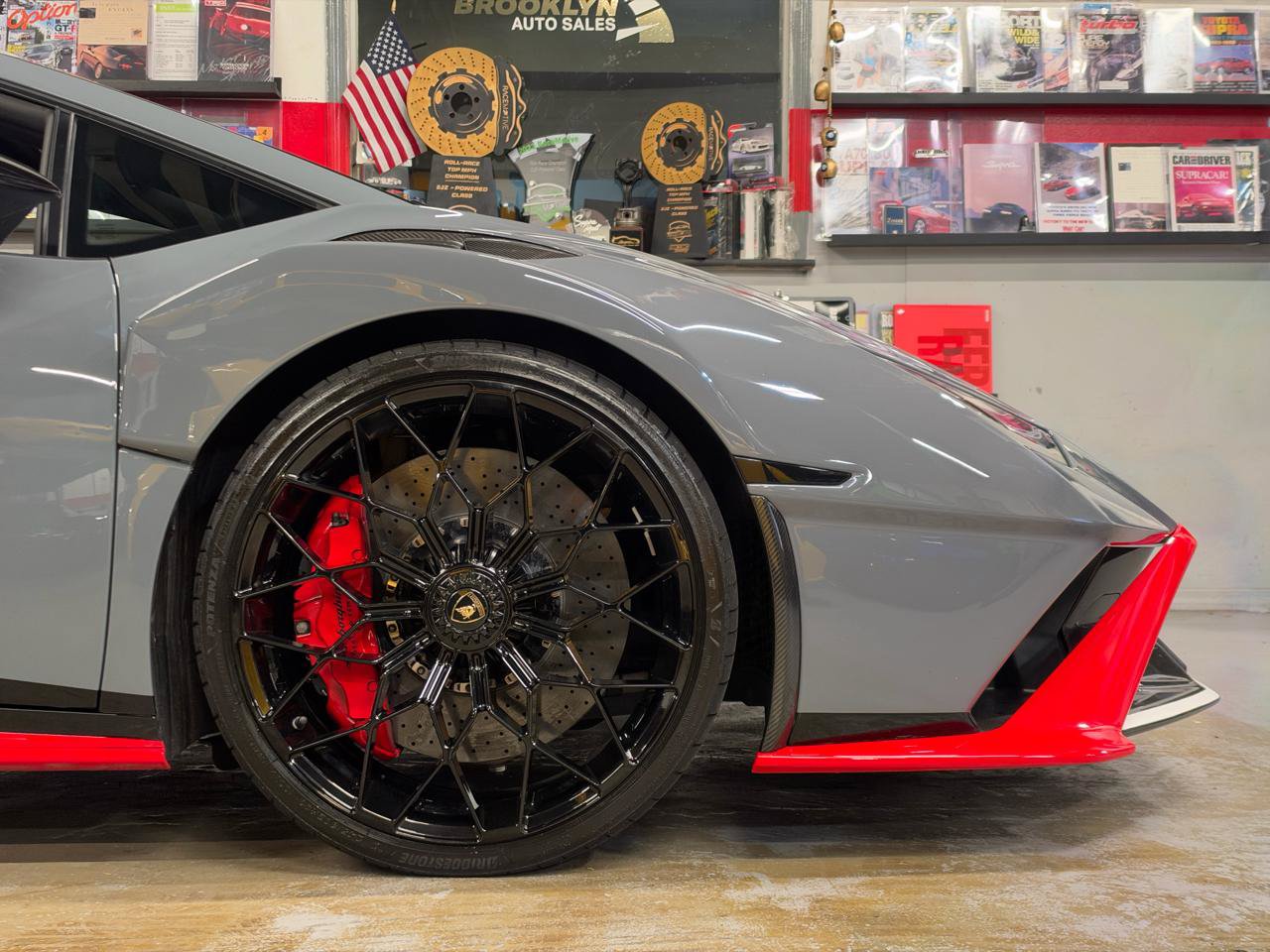Used 2022 Lamborghini Huracan STO RWD image 13