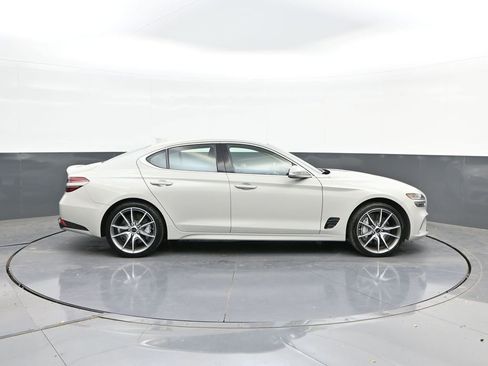 Used 2025 Genesis G70 2.5T image 25