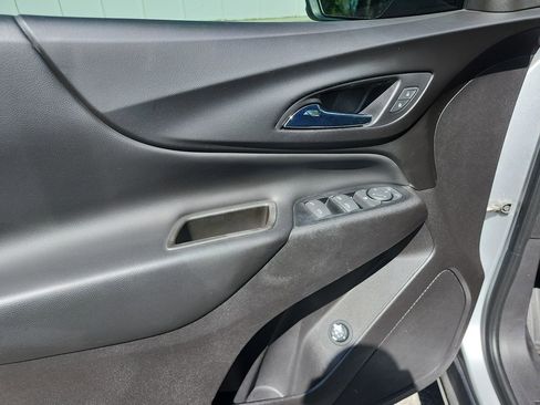 Used 2018 Chevrolet Equinox LT image 15