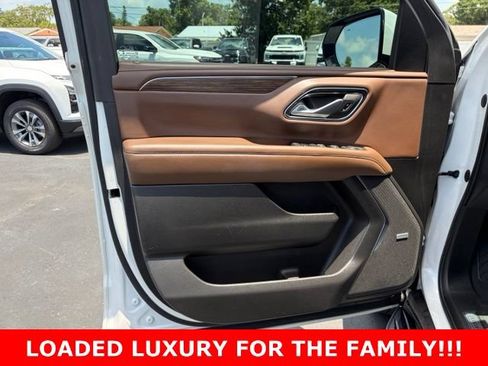 Used 2022 Chevrolet Suburban High Country AWD/4WD image 12