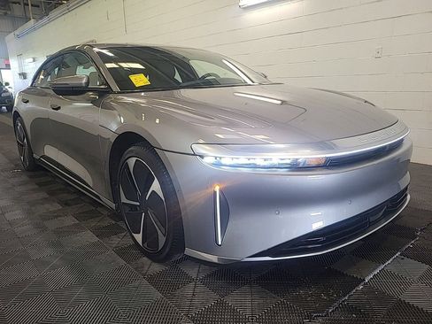 Used 2024 Lucid Air Pure RWD image 3