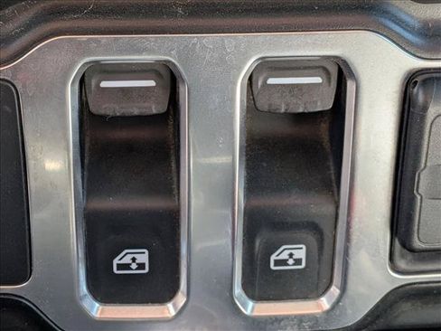 Used 2020 Jeep Wrangler Sport AWD/4WD image 11