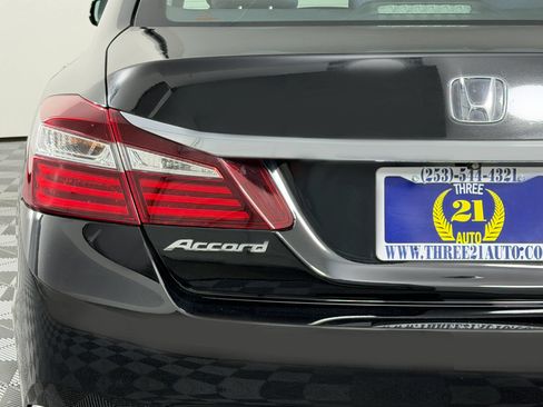 Used 2017 Honda Accord EX image 10