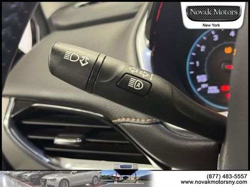 Used 2020 Chevrolet Traverse LT w/ Driver Confidence II Package image 19