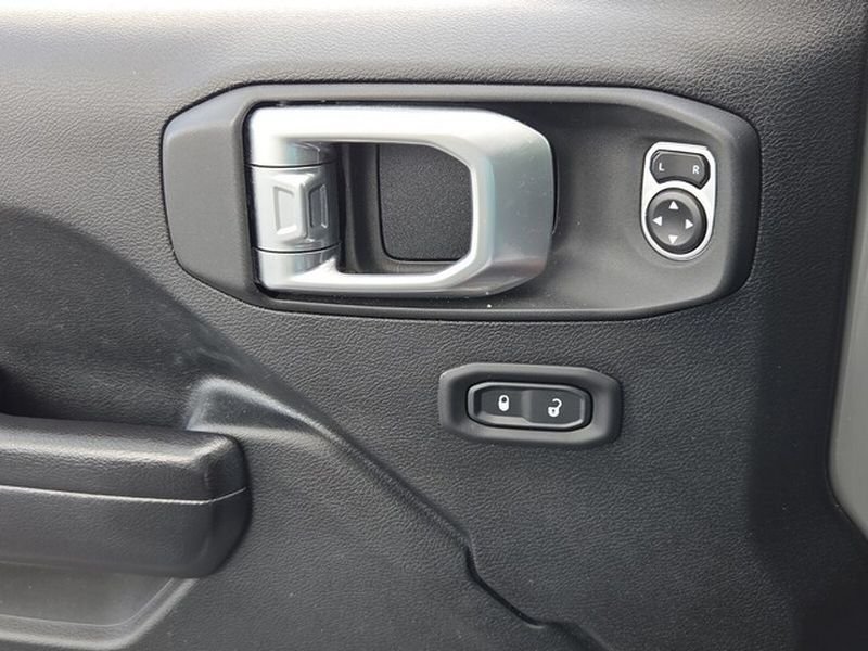 Used 2020 Jeep Wrangler Unlimited Sport AWD/4WD image 29