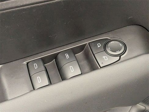 Used 2023 Chevrolet Colorado Z71 w/ Z71 Convenience Package 2 image 12