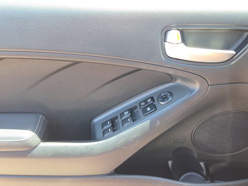 Used 2017 Kia Forte LX FWD image 15