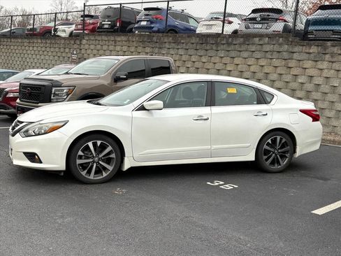 Used 2016 Nissan Altima 2.5 SR image 4