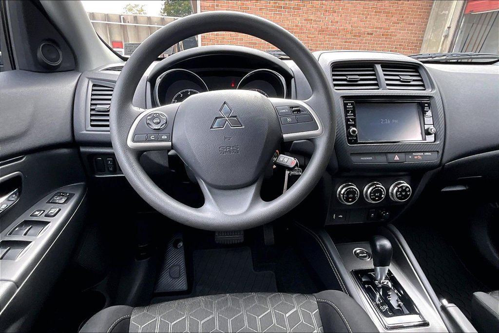 Used 2025 Mitsubishi Outlander Sport ES AWD/4WD image 5