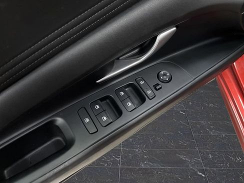 Used 2021 Hyundai Elantra Limited image 28