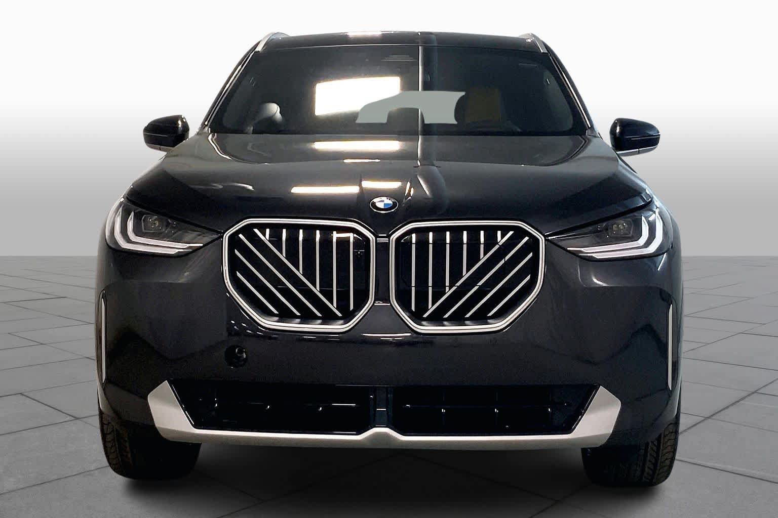 Used 2026 BMW X3 xDrive30i w/ Premium Package AWD/4WD image 3