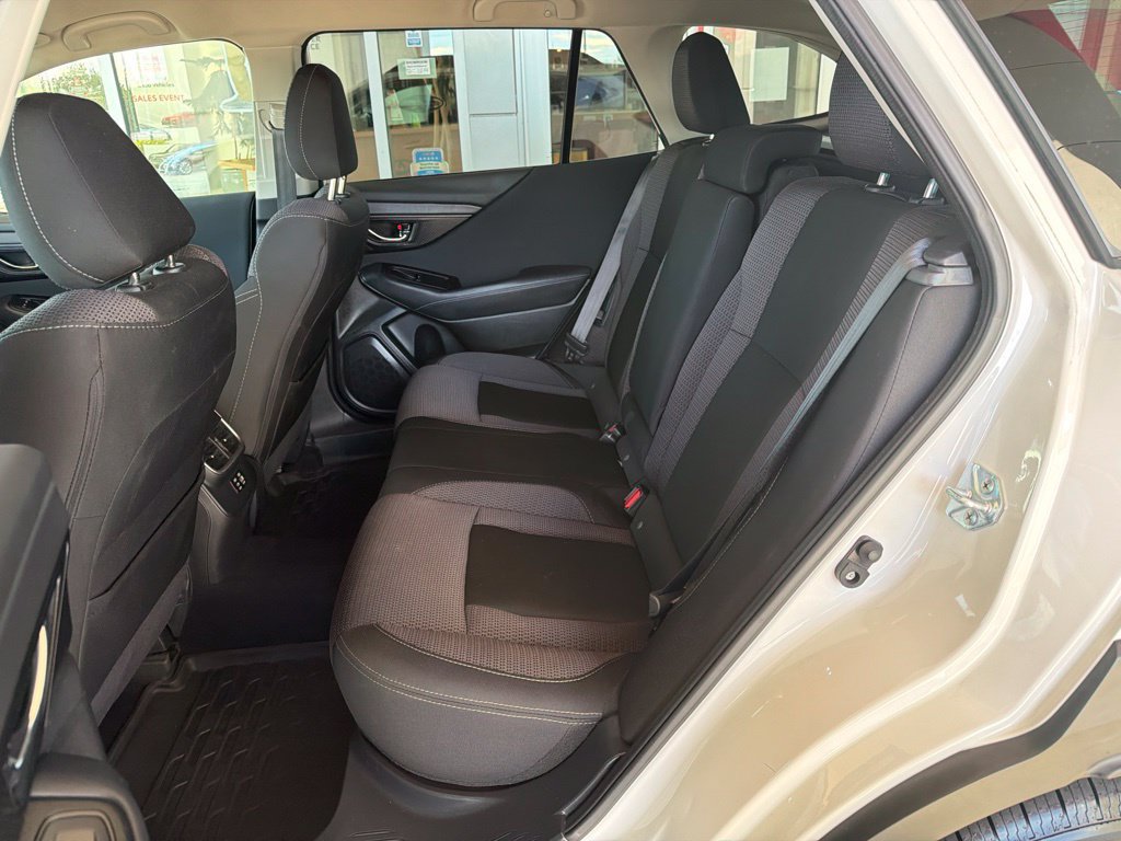 Used 2024 Subaru Outback Premium AWD/4WD image 12