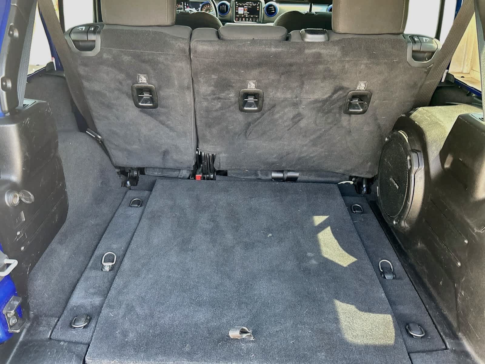 Used 2019 Jeep Wrangler Unlimited Sahara AWD/4WD image 23