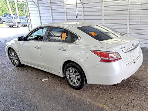 Used 2014 Nissan Altima 2.5 S FWD image 5