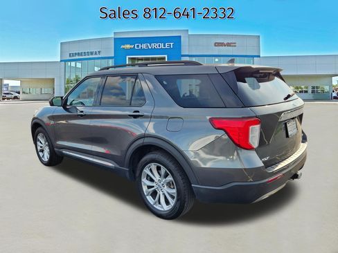 Used 2020 Ford Explorer XLT w/ Equipment Group 202A AWD/4WD image 5