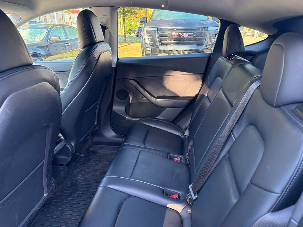 Used 2022 Tesla Model Y Performance AWD/4WD image 8