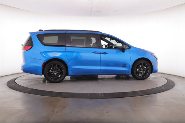 New 2027 Chrysler Pacifica Select FWD image 6