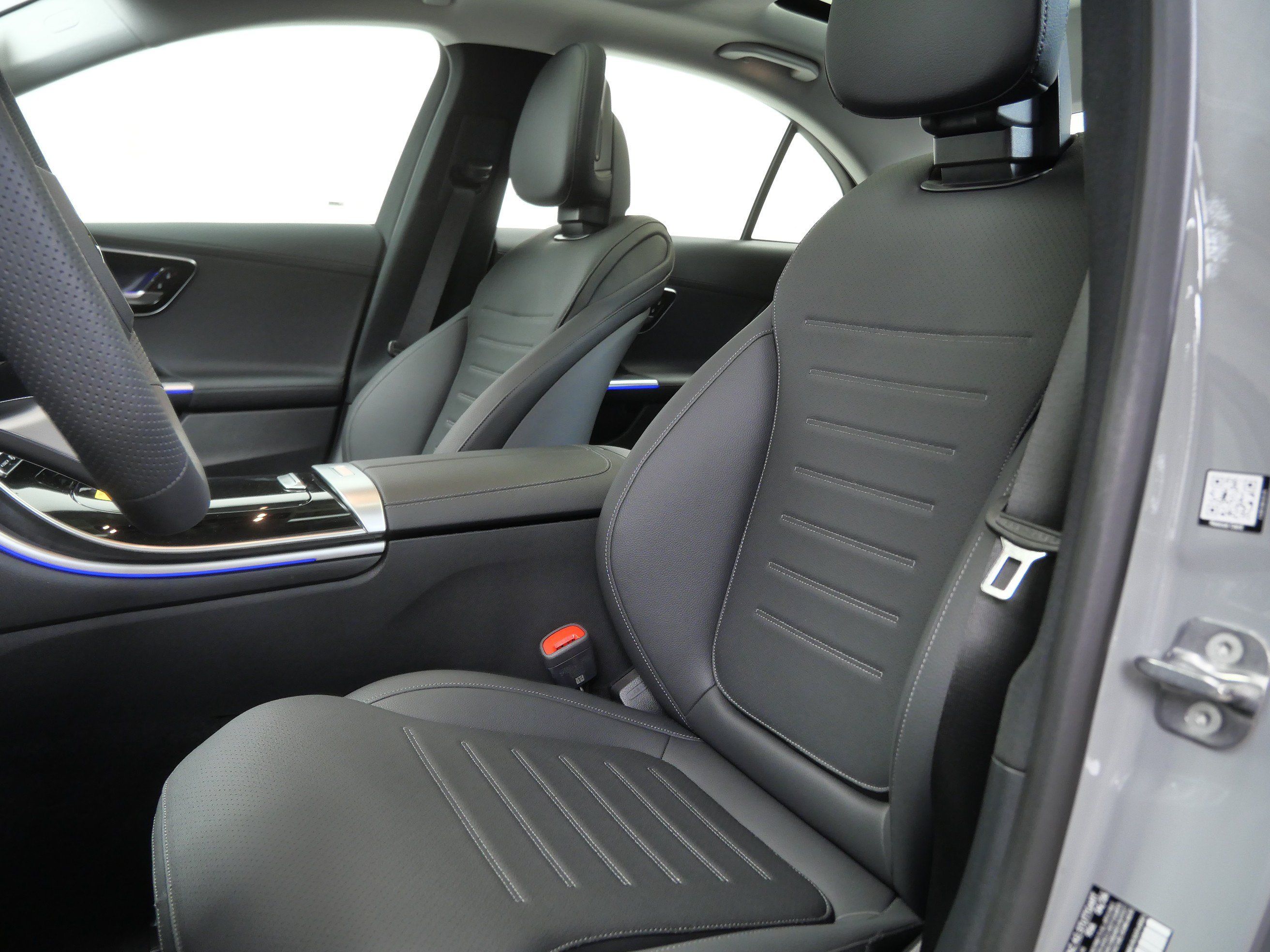 New 2026 Mercedes-Benz C 300 4MATIC Sedan image 8