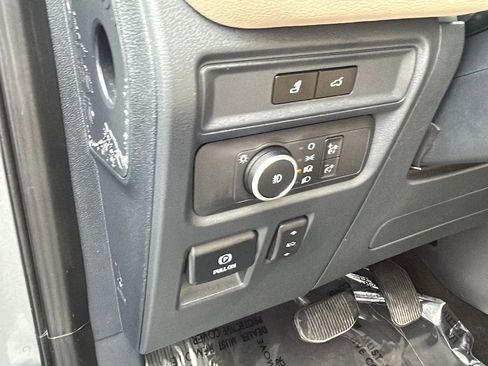 Used 2023 Ford Expedition Limited image 25