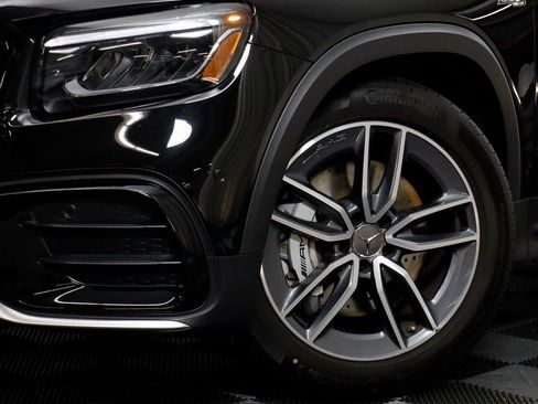 Used 2025 Mercedes-Benz GLB 35 AMG 4MATIC image 3