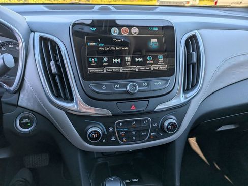 Used 2018 Chevrolet Equinox Premier image 24