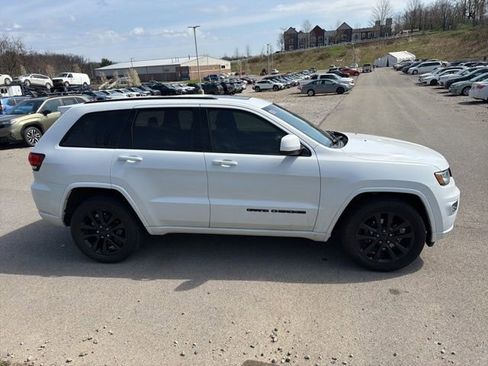 Used 2019 Jeep Grand Cherokee Altitude image 6