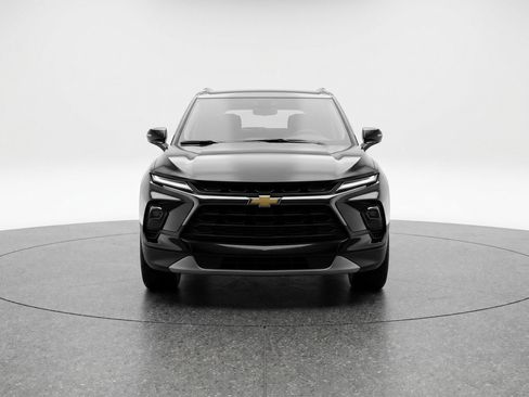 Used 2025 Chevrolet Blazer LT FWD image 1