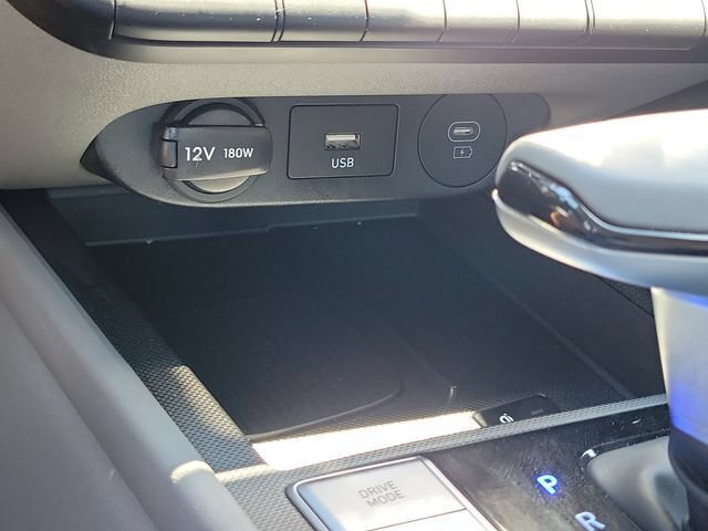 Certified 2025 Hyundai Elantra SEL FWD image 13