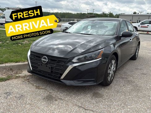 Used 2024 Nissan Altima 2.5 S FWD image 1