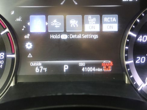 Used 2024 Toyota Highlander XLE image 43