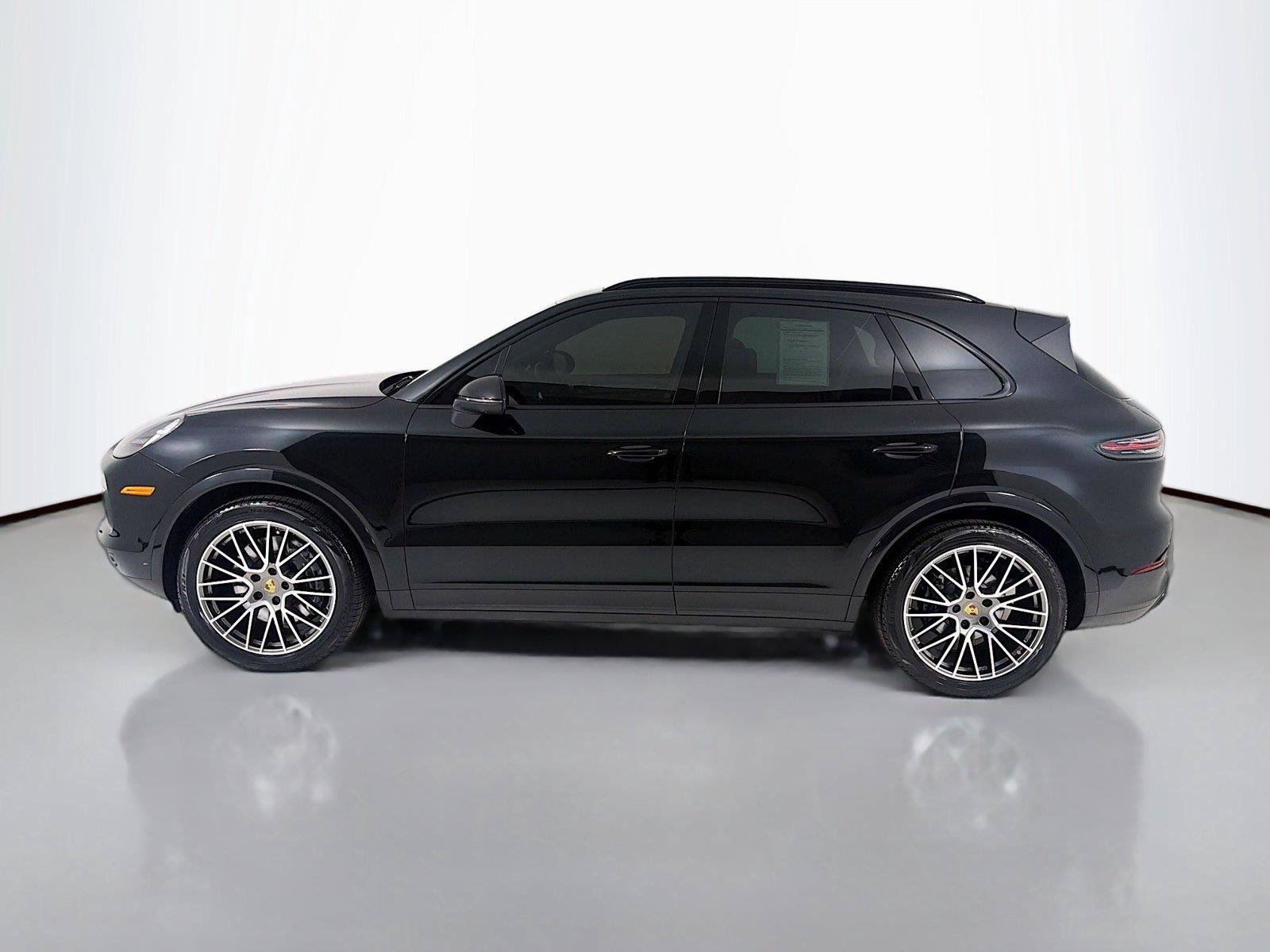Used 2023 Porsche Cayenne Platinum Edition AWD/4WD image 2