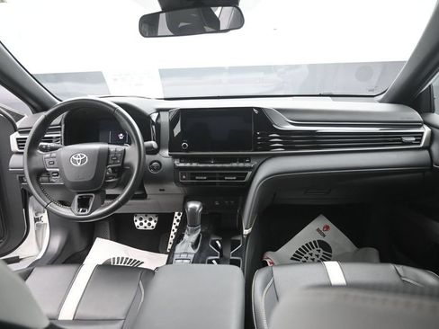 Used 2025 Toyota Camry SE FWD image 12