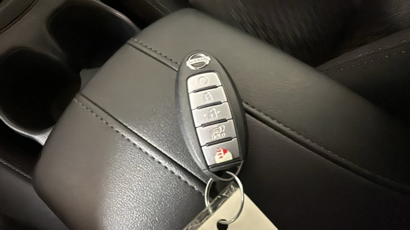 Used 2018 Nissan Rogue SV AWD/4WD image 24