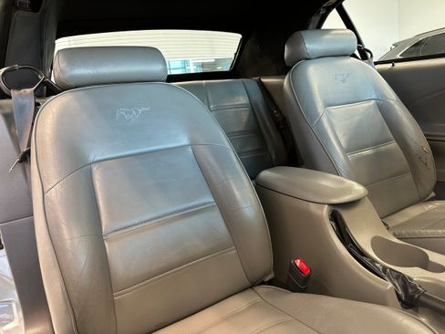 Used 2001 Ford Mustang Premium RWD image 14