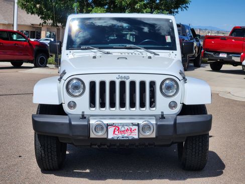 Used 2017 Jeep Wrangler Unlimited Sahara AWD/4WD image 5