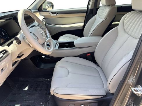 Used 2024 Hyundai Palisade Limited FWD image 10
