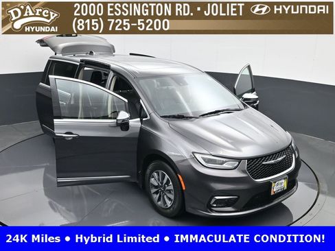 Used 2022 Chrysler Pacifica Limited image 30