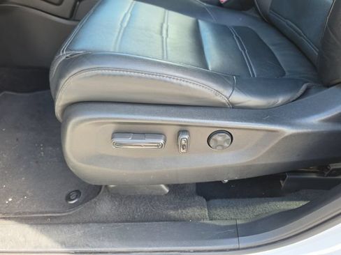 Used 2019 Honda CR-V Touring image 17