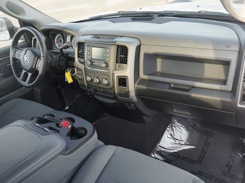 Used 2017 RAM 2500 Tradesman w/ Chrome Appearance Group image 14