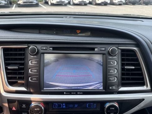 Used 2016 Toyota Highlander XLE w/ Protection Package #3 AWD/4WD image 17