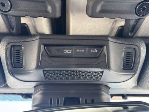 New 2025 Jeep Gladiator Mojave w/ Convenience Group image 18