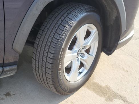 Used 2020 Toyota RAV4 XLE w/ Carpet Mat Package FWD image 6