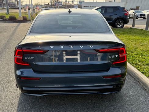 Used 2023 Volvo S60 B5 Core w/ Climate Package image 10