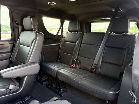 Used 2023 Chevrolet Suburban Premier RWD image 24
